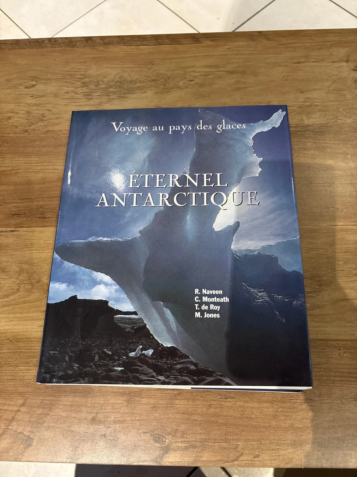 Livre voyage au pays des glaces éternel antarctique